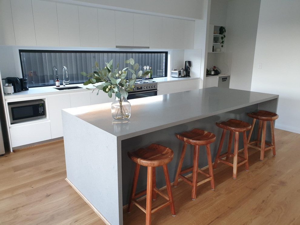 This is an example of a modern kitchen in Sydney.