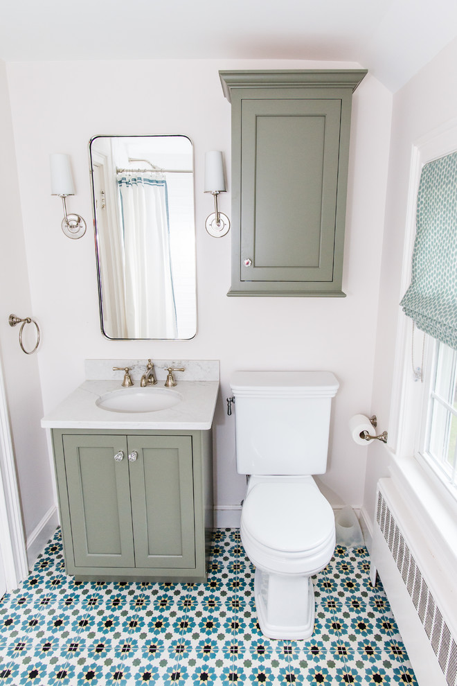 Example of a transitional home design design in Boston