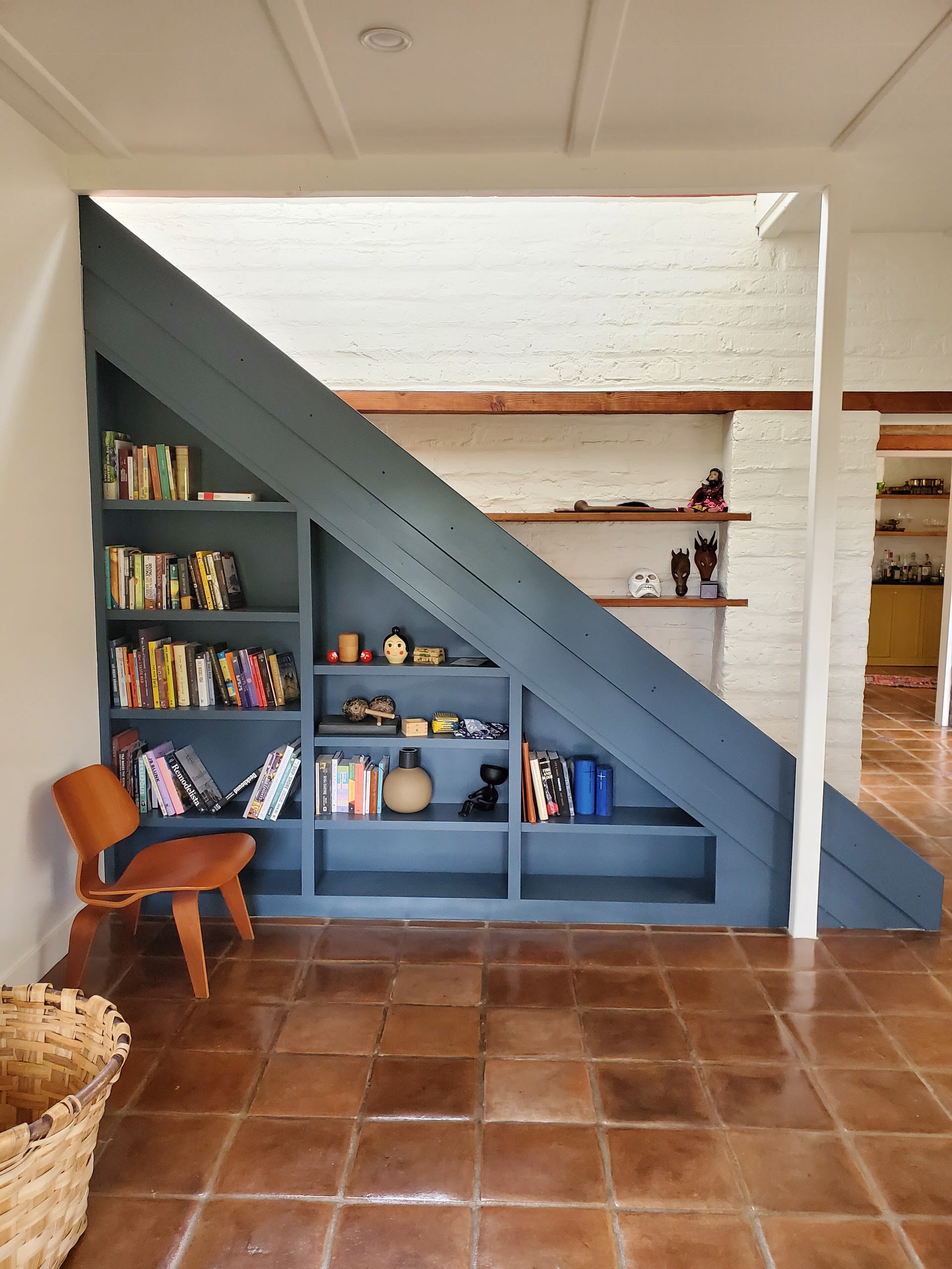 Build-In Stair way shelfs