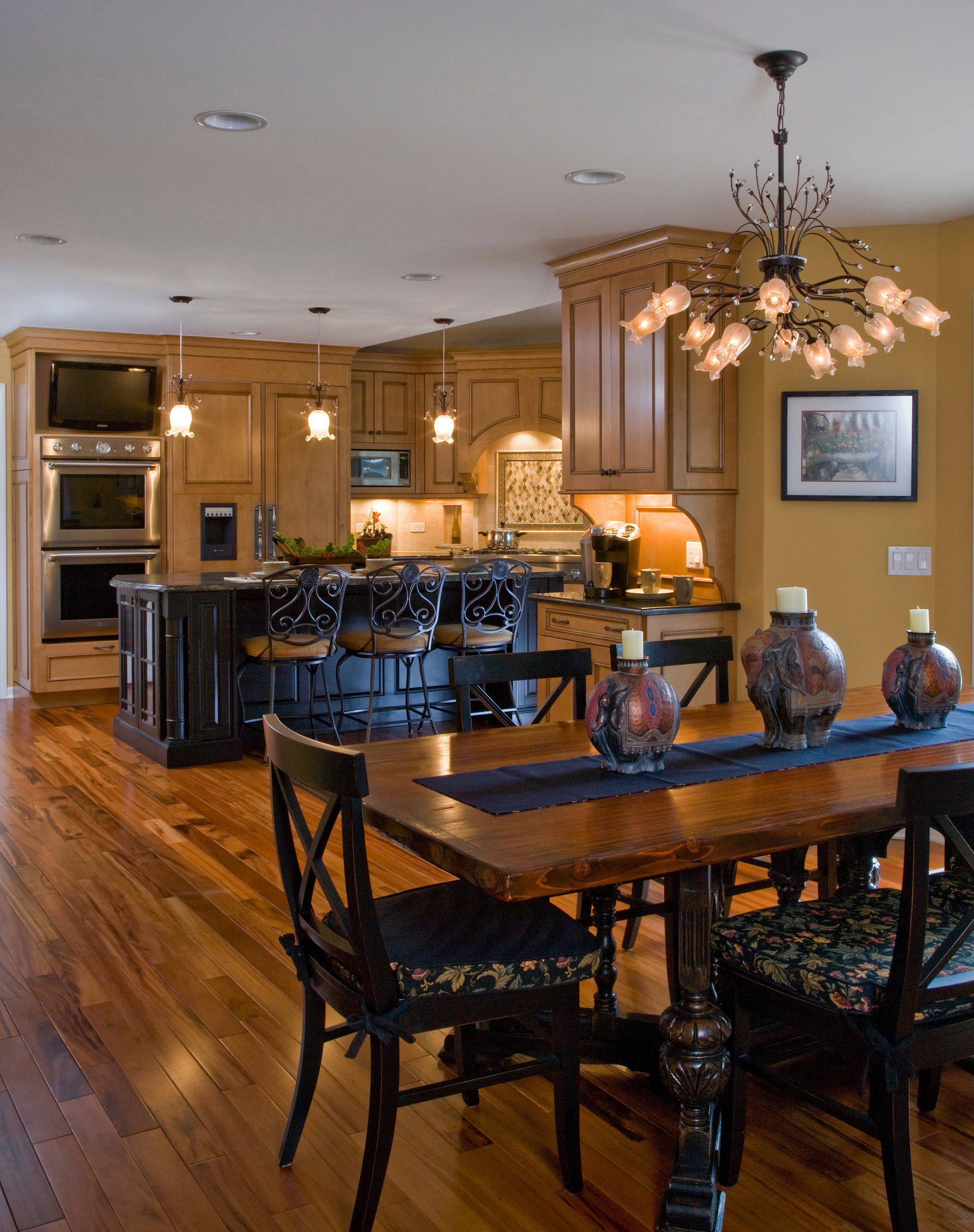 Breakfast Room to Kitchen