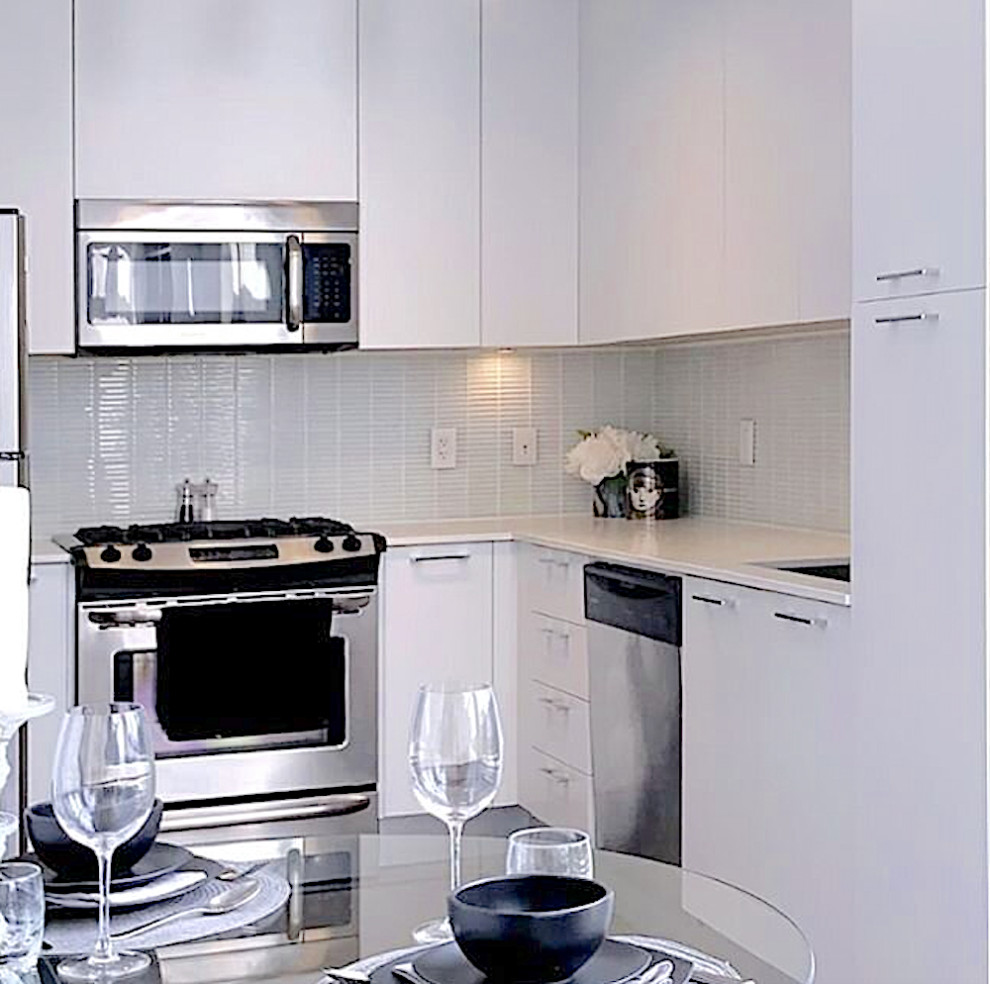 Kitchen - kitchen idea in Toronto