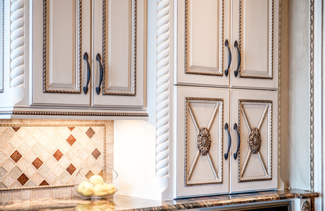 Luxurious Tuscan Home traditional-kitchen