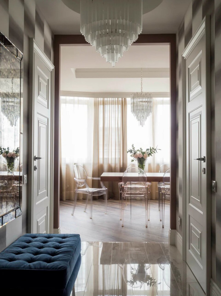 Вид на столовую из холла