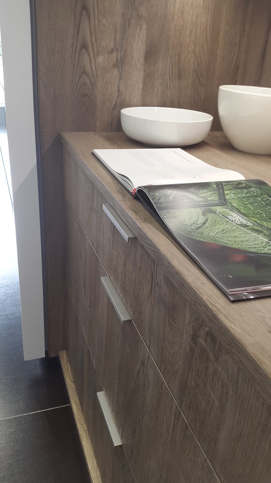 Inspiration for a contemporary home in Hertfordshire.