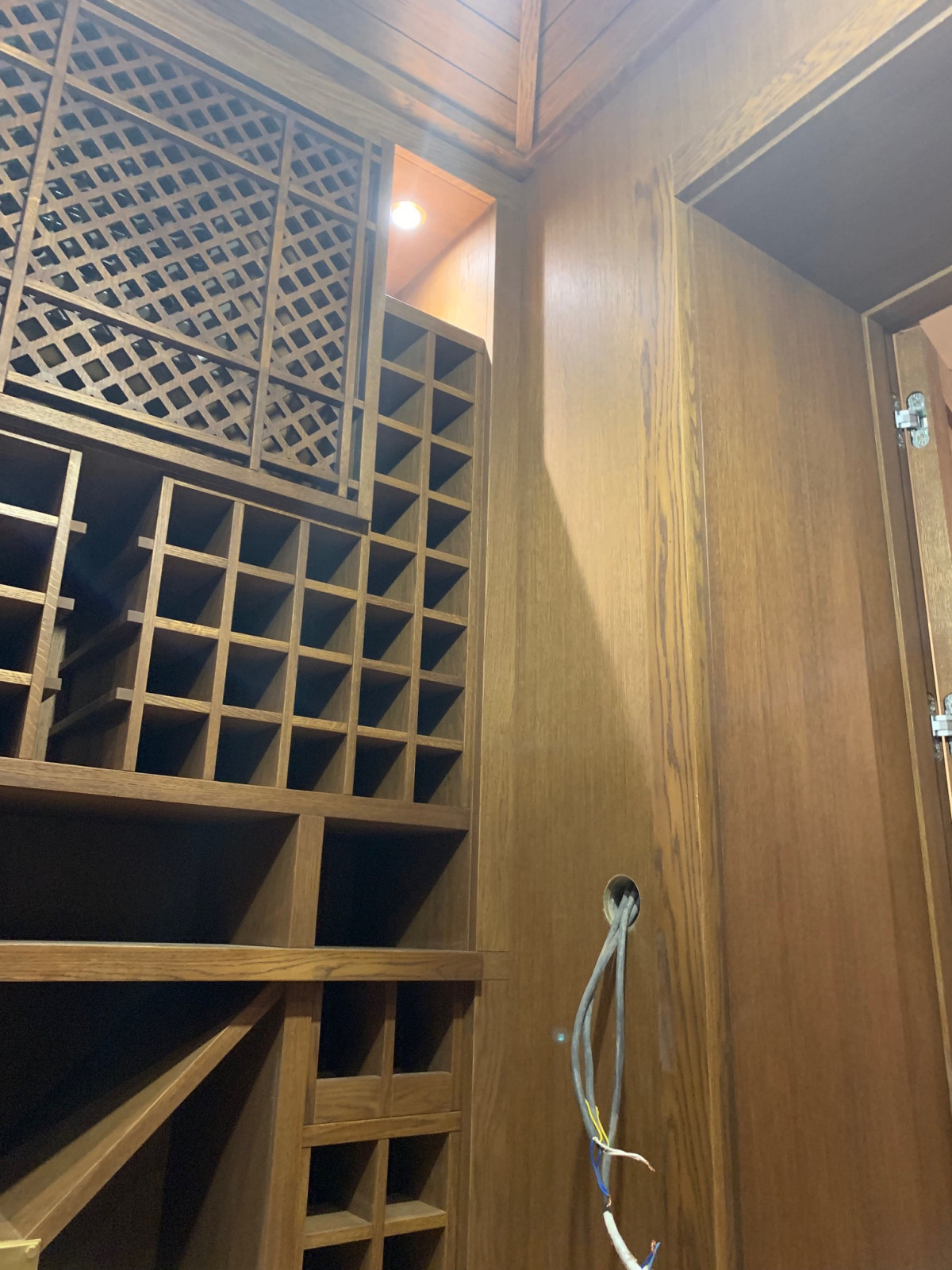 Винный погреб на 600 бутылок