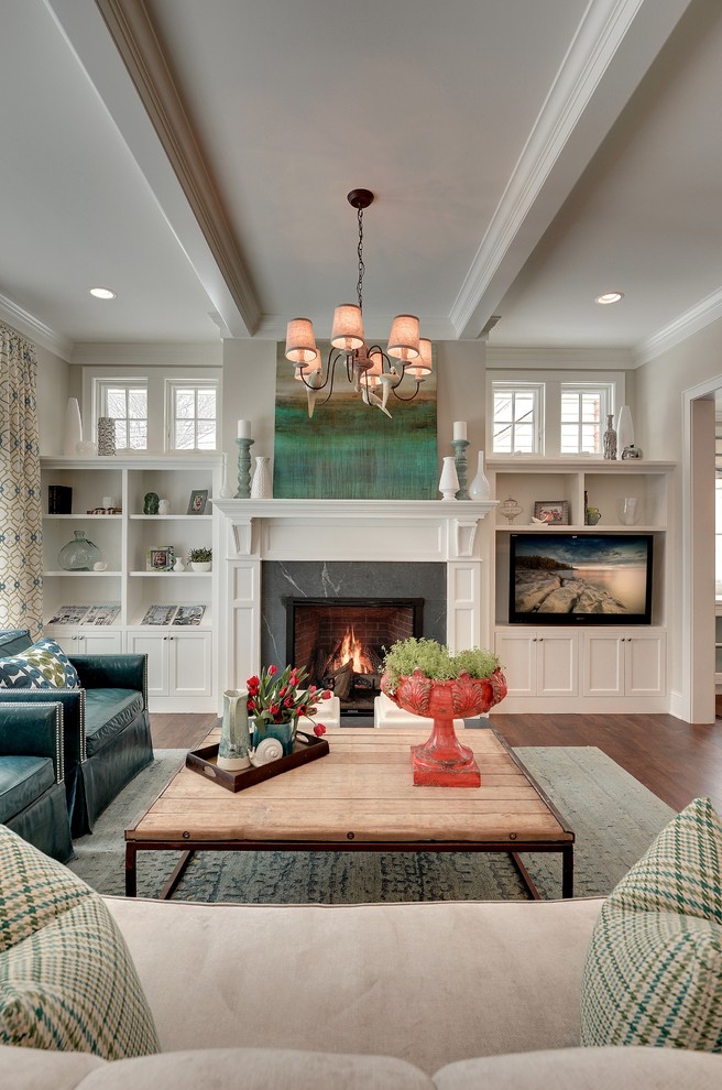 Inspiration for a traditional living room in Minneapolis.