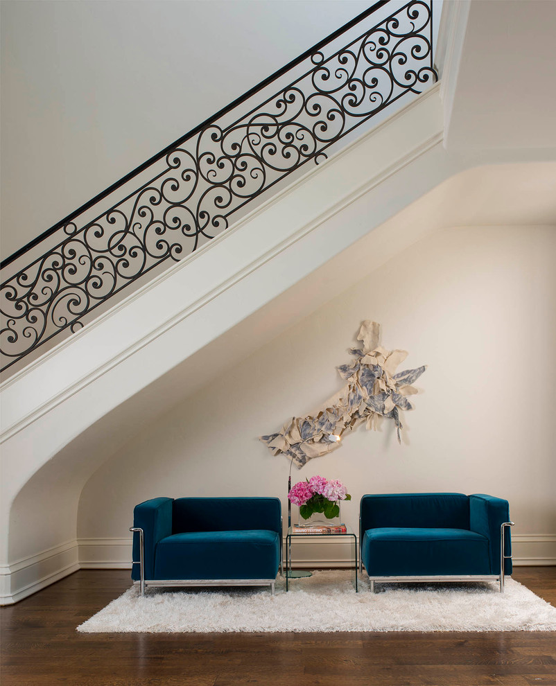 Design ideas for a transitional straight staircase in Dallas.