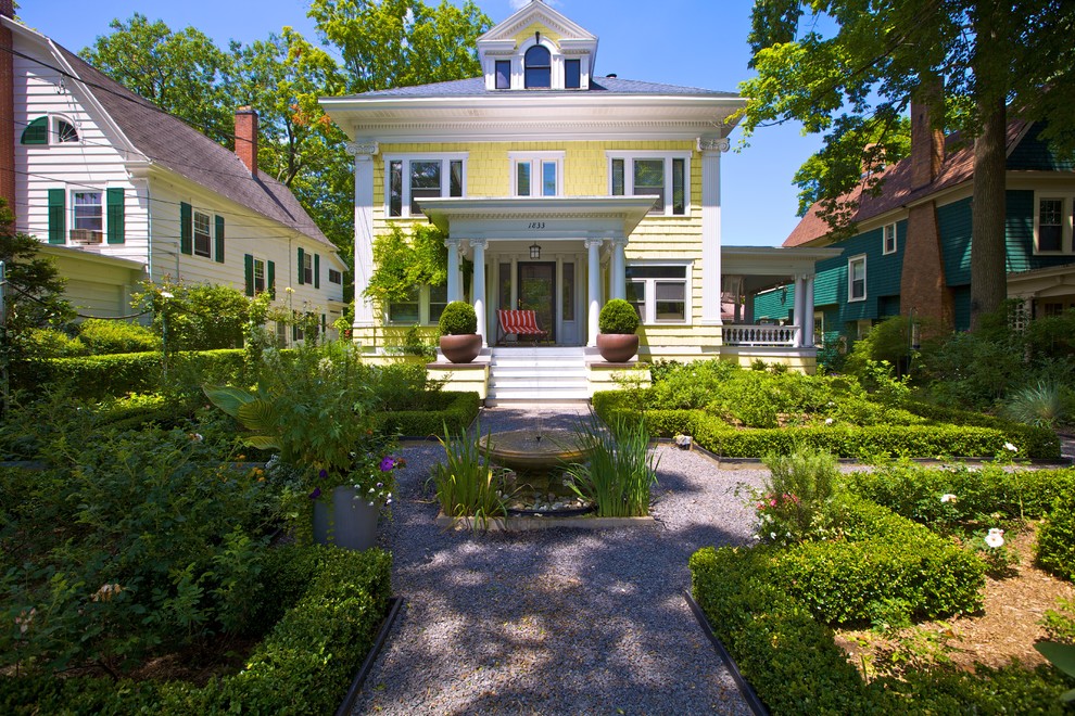 1911 home with boxwood gardens Craftsman Exterior 1911 home with boxwood gardens Craftsman Exterior