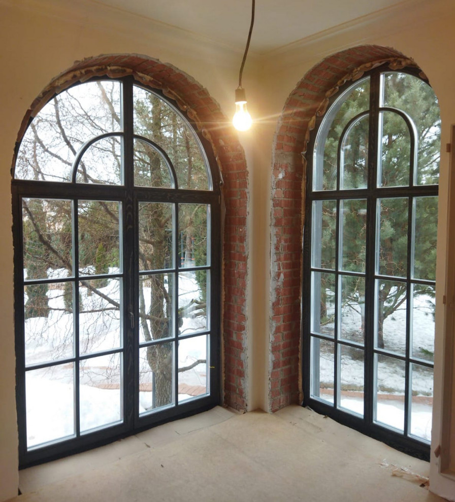 Окна из дерева в английском стиле