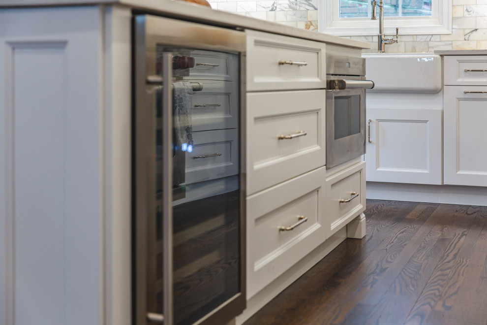 Home design - transitional home design idea in DC Metro