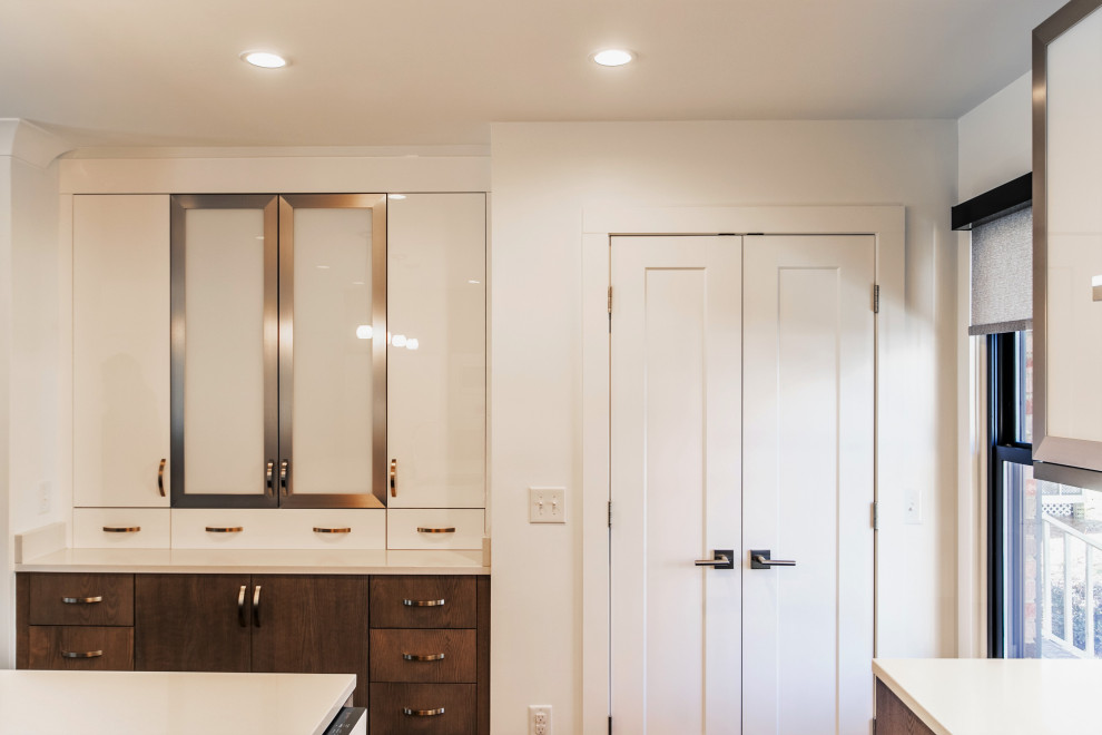 Home design - transitional home design idea