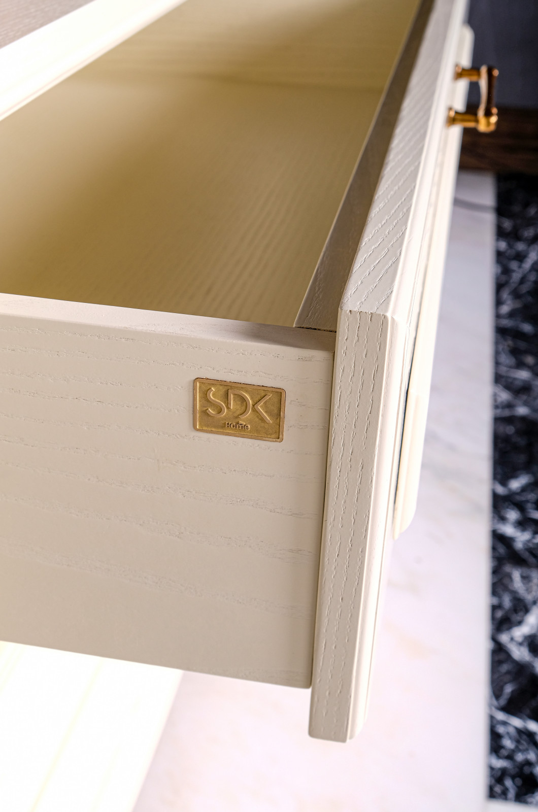 Коллекция мебели Madlen