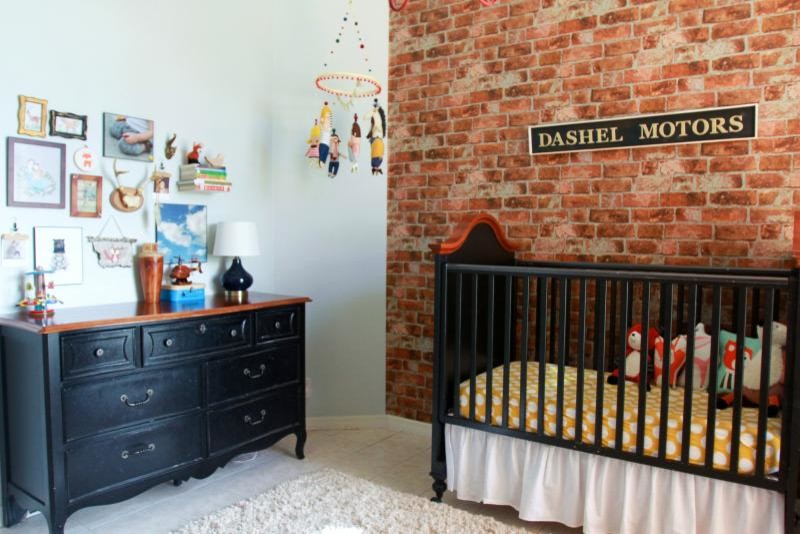 This is an example of a contemporary gender-neutral nursery in Houston.