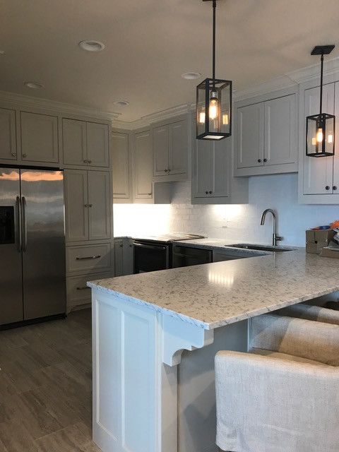 Kitchen - transitional kitchen idea