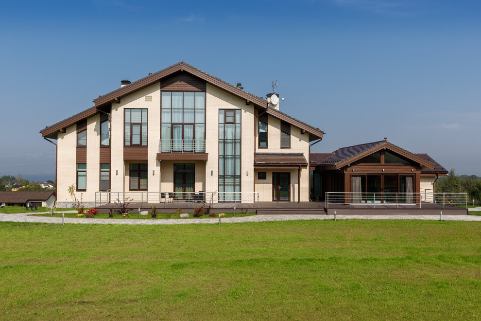 Дом на склоне