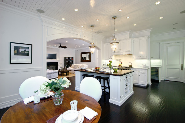 Medio House traditional-kitchen