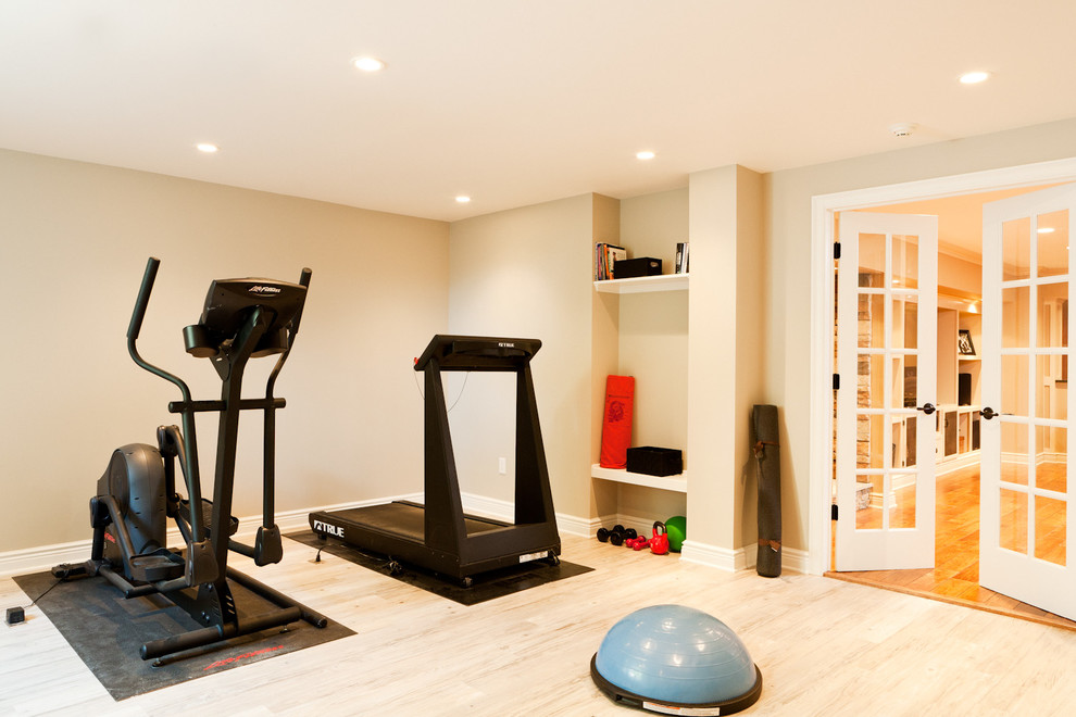Transitional home gym in New York.
