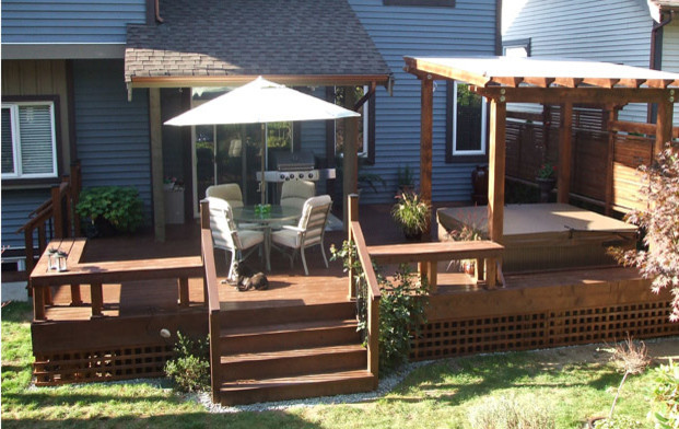Design ideas for a transitional deck in Vancouver.