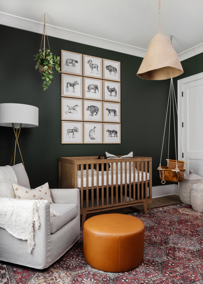 На фото: комната для малыша: освещение в стиле неоклассика (современная классика)