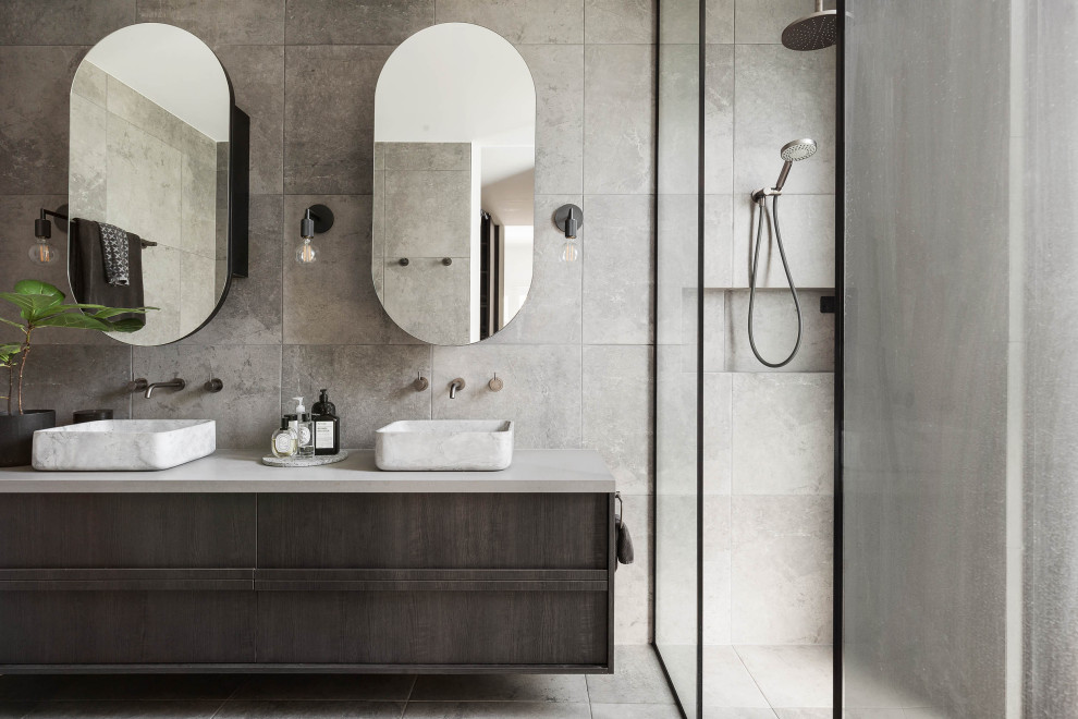 メルボルンにある高級な広いコンテンポラリースタイルのおしゃれな浴室の写真