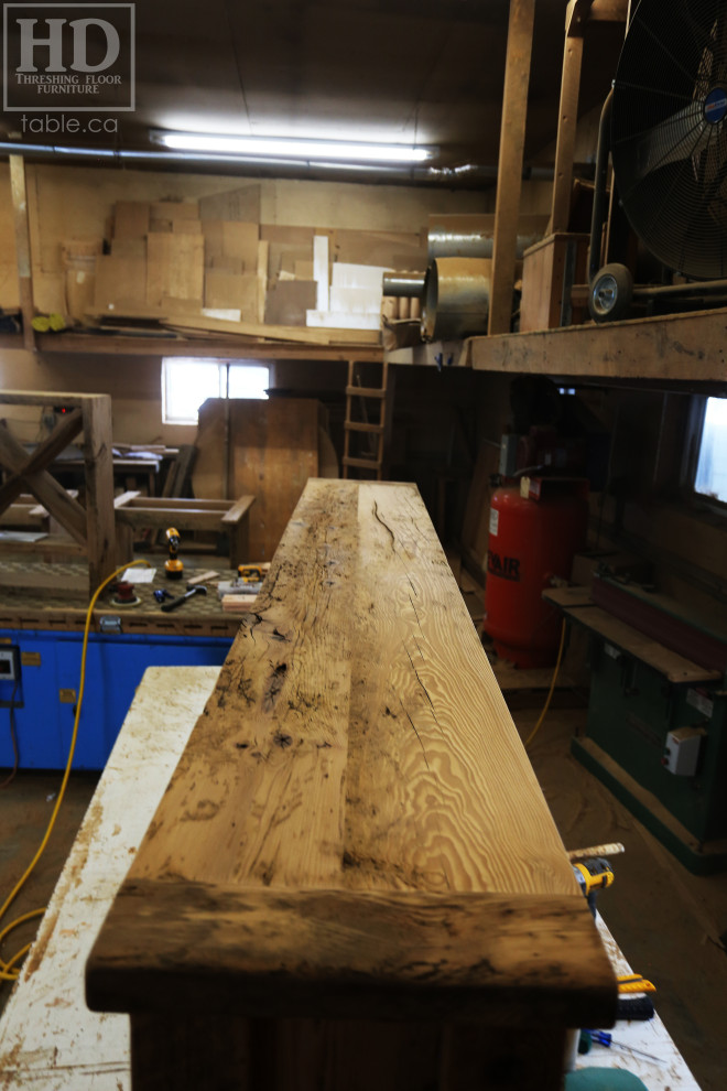 Inspiration for a rustic home design remodel in Toronto
