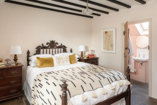 75 Beautiful Coastal Bedroom with Beige Walls Ideas and Designs