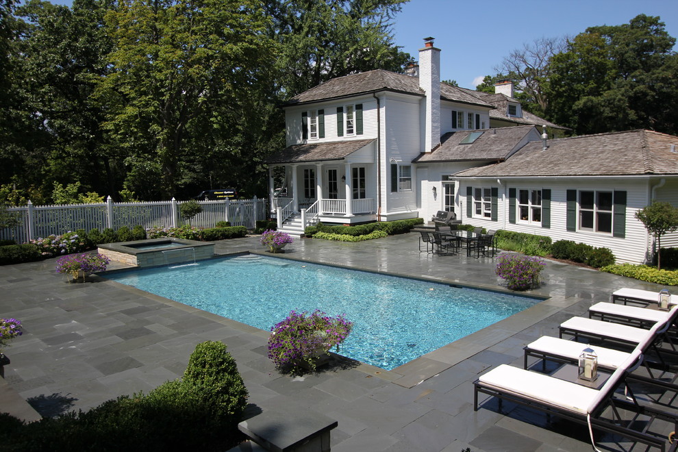 Transitional pool photo in Chicago