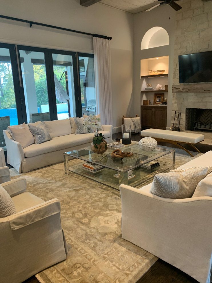 Photo of a family room in Miami.