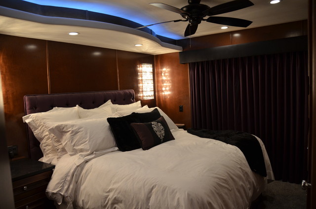 Custom  Adonia Yacht contemporary-bedroom