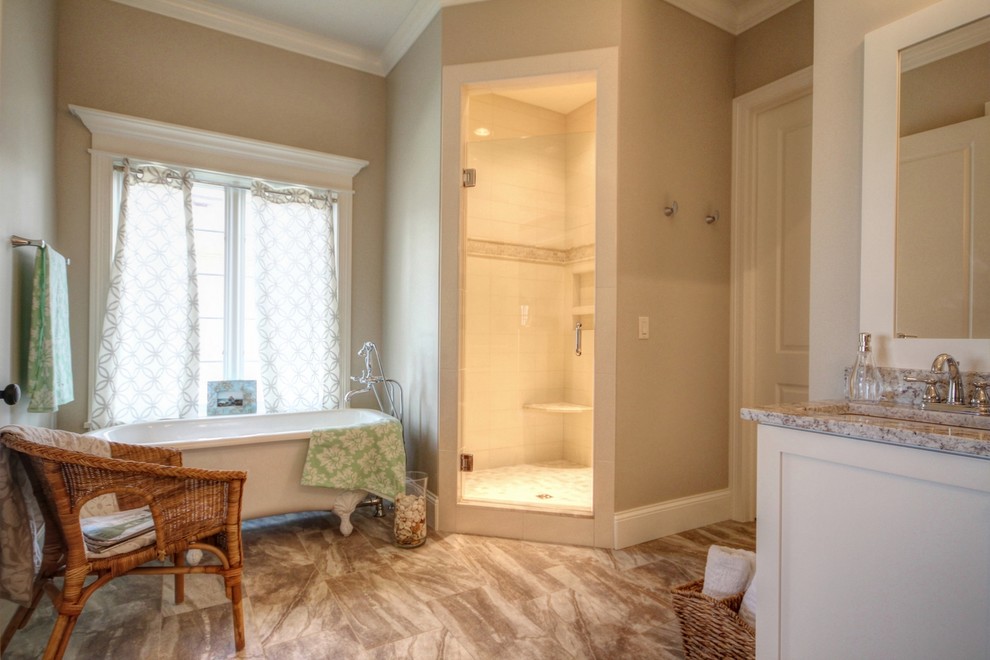 Inspiration for a transitional home design remodel in Chicago