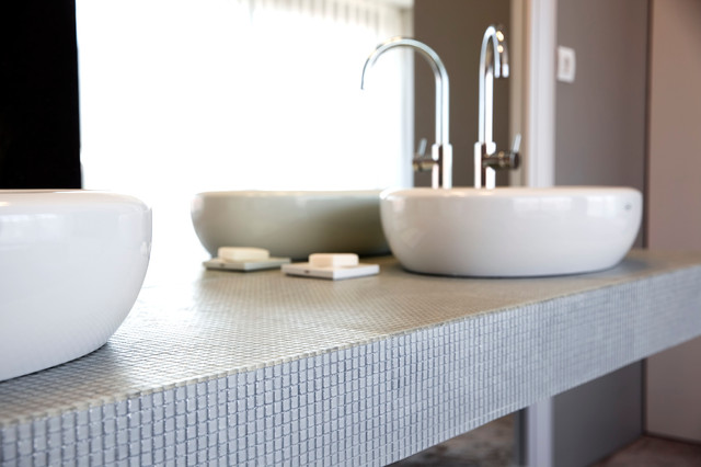 Ioanid Penthouse modern-badezimmer