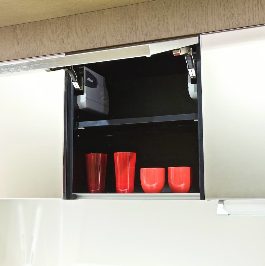 Кухня «Квадра» - сочетание классических и нетрадиционных форм.