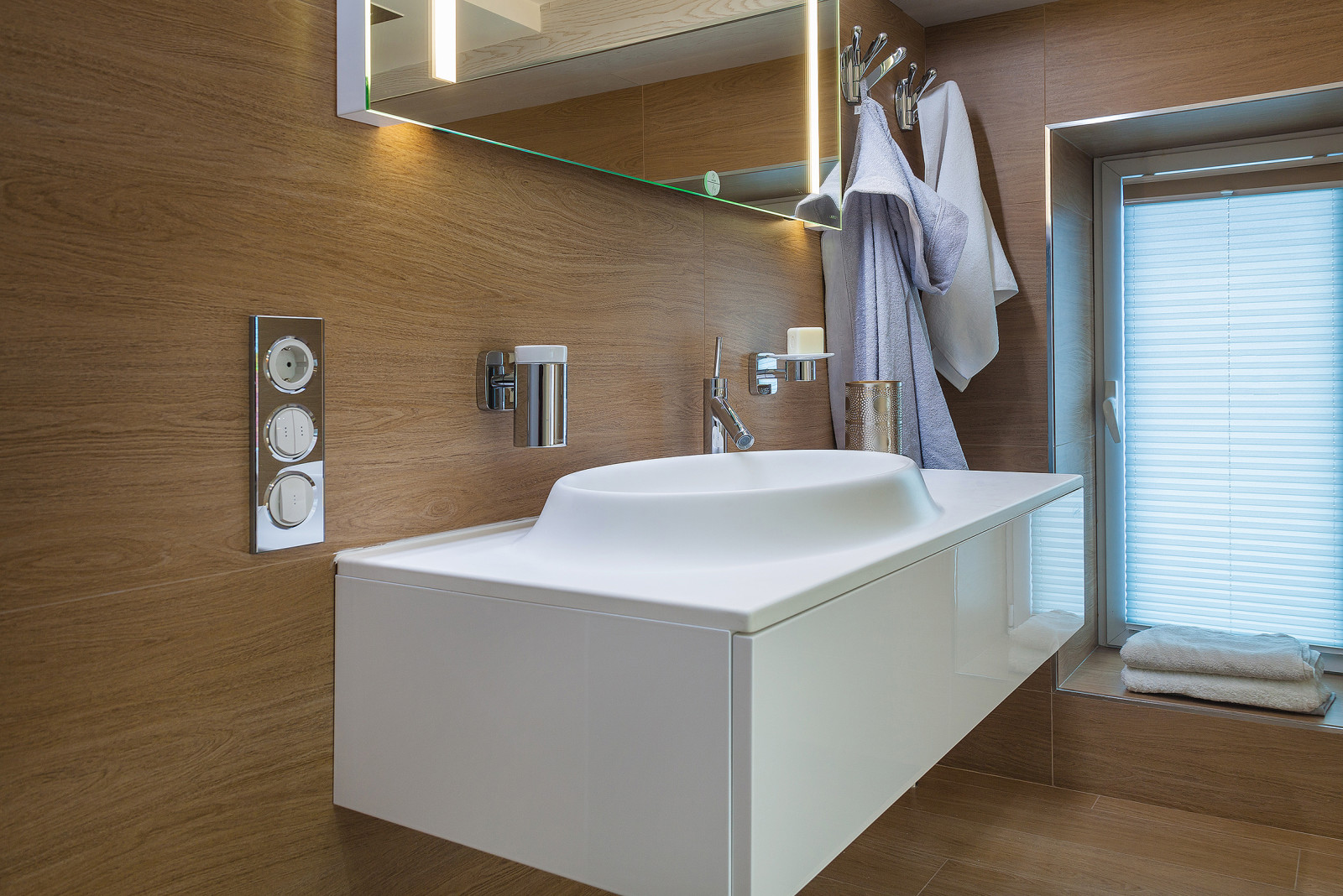 Двухэтажные апартаменты в современной стилистике