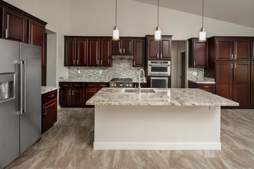 Design ideas for a traditional kitchen in Las Vegas.