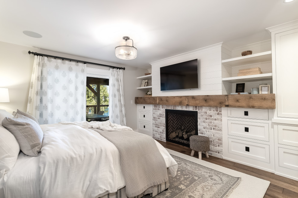 Inspiration for a farmhouse bedroom in Los Angeles.