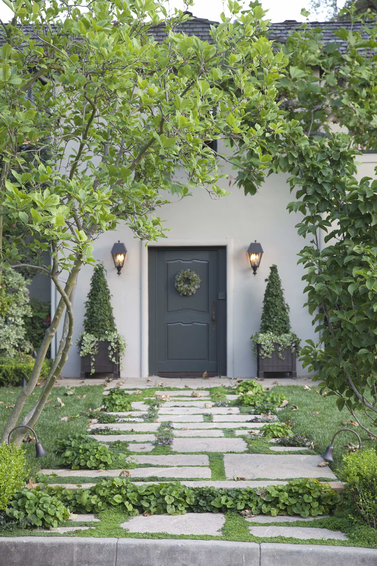 75 French Country Landscaping Ideas You'll Love - December, 2025 | Houzz, image size:1500x2250