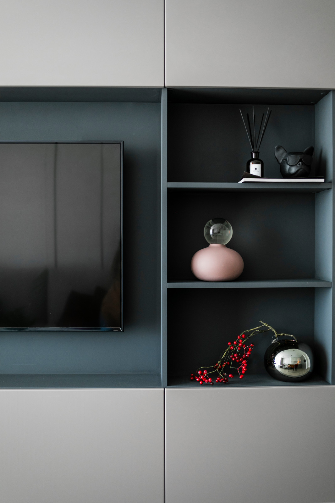 Однокомнатная квартира для молодой девушки. Ижевск, ЖК "Облака", 44 кв.м.