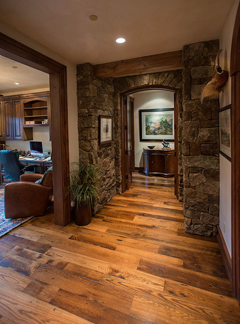Mountain style hallway photo in Denver