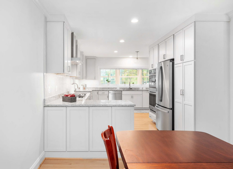 Home design - transitional home design idea in DC Metro