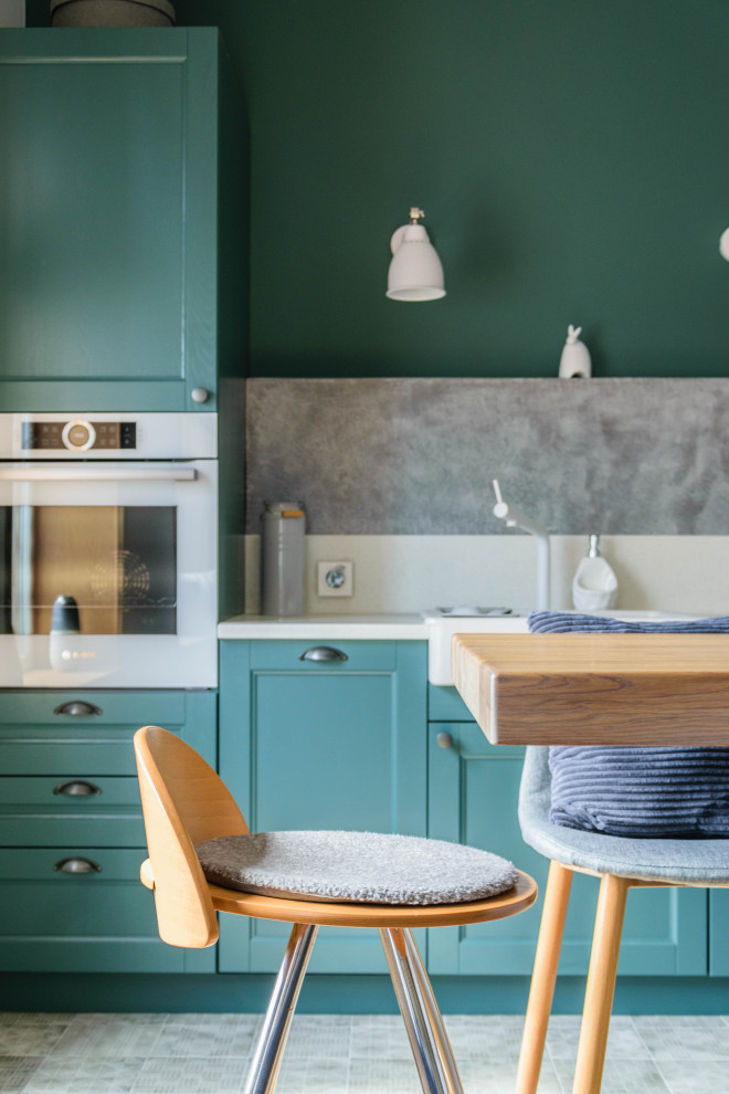 Пыльно-зеленая кухня