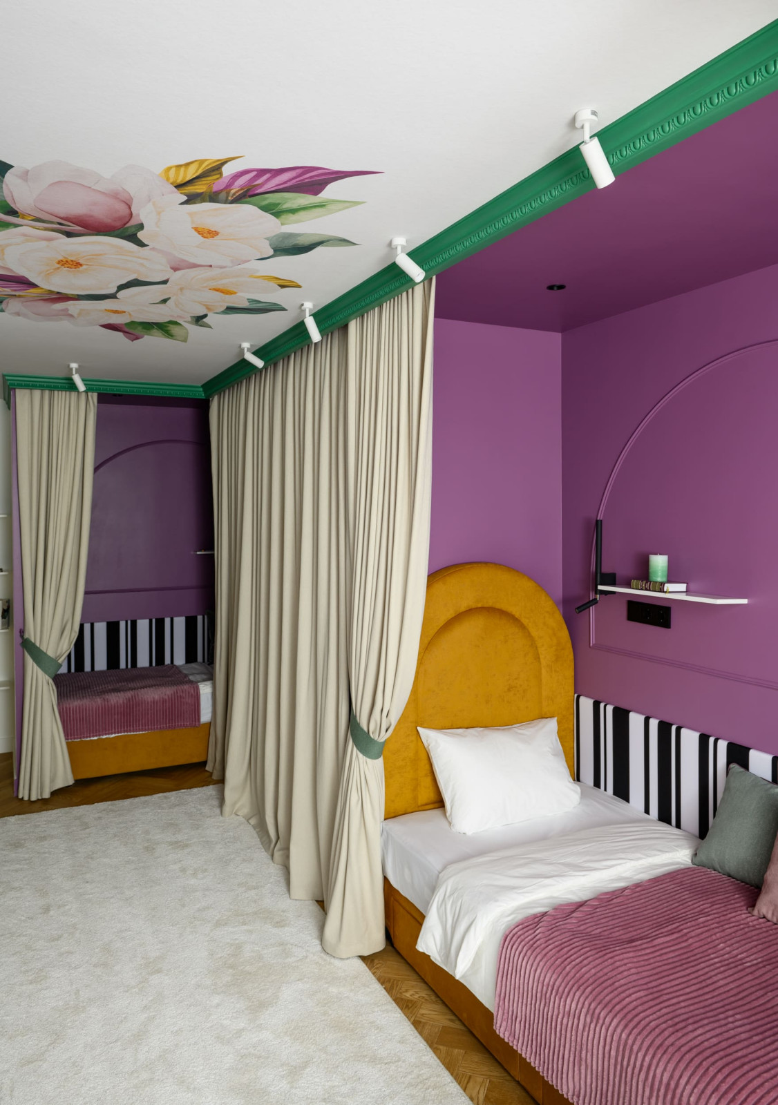 Квартирный вопрос - цветущая магнолия