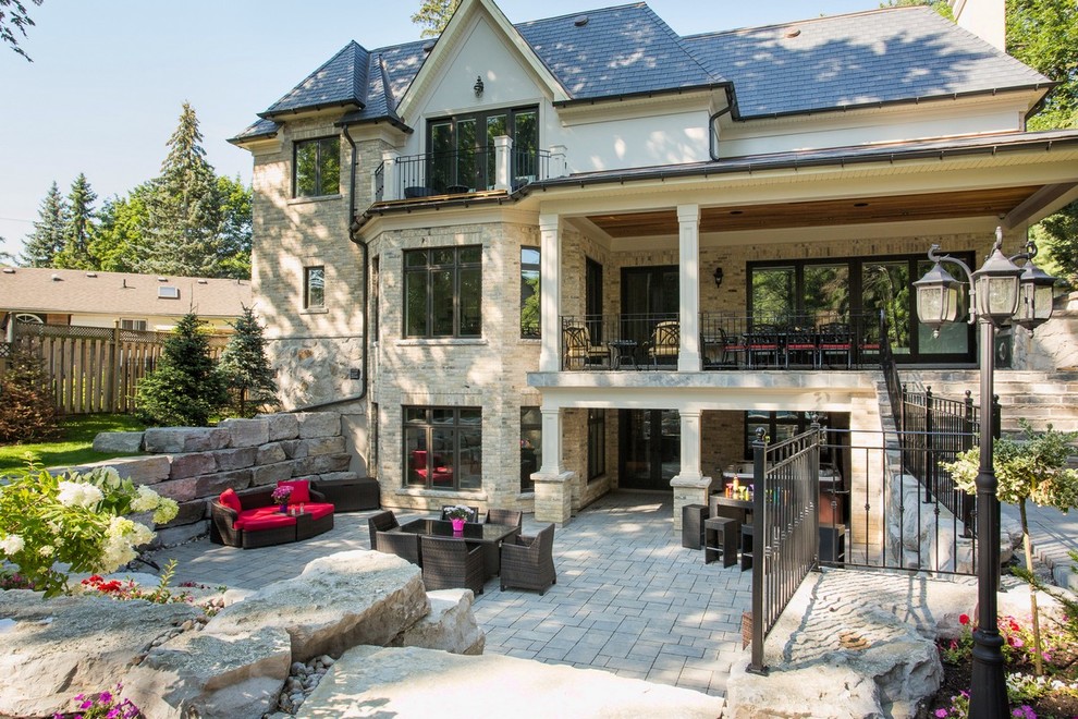 Design ideas for a large traditional exterior in Toronto.