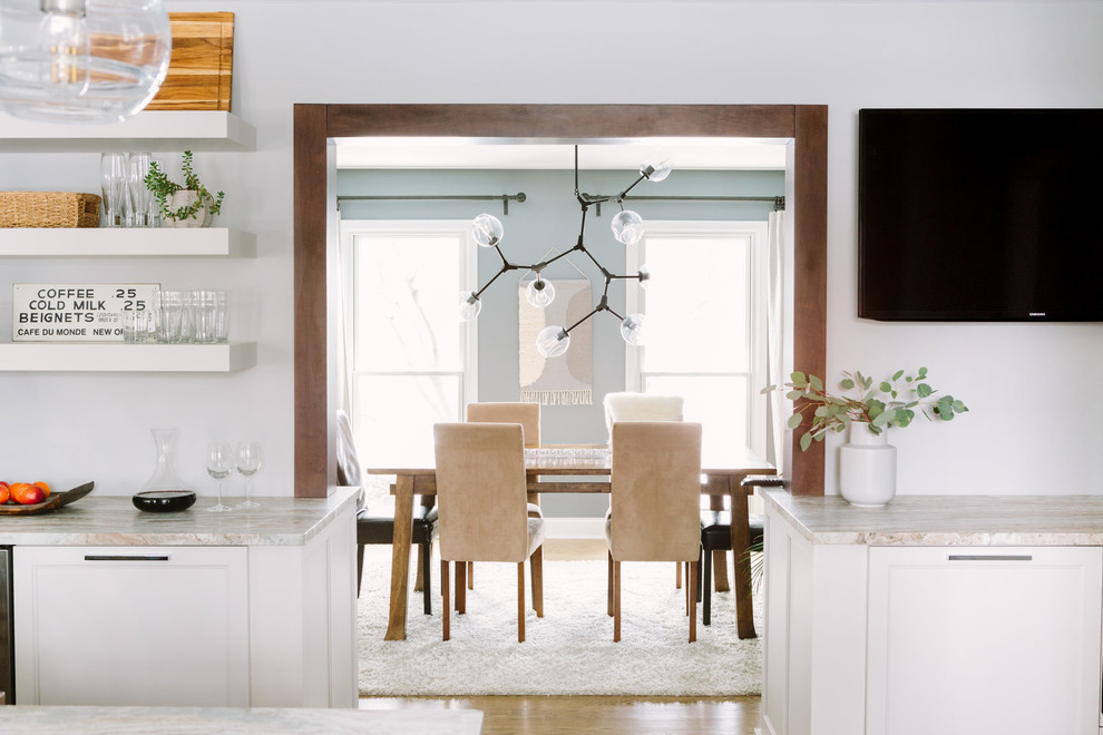 Dining room - transitional dining room idea in Chicago