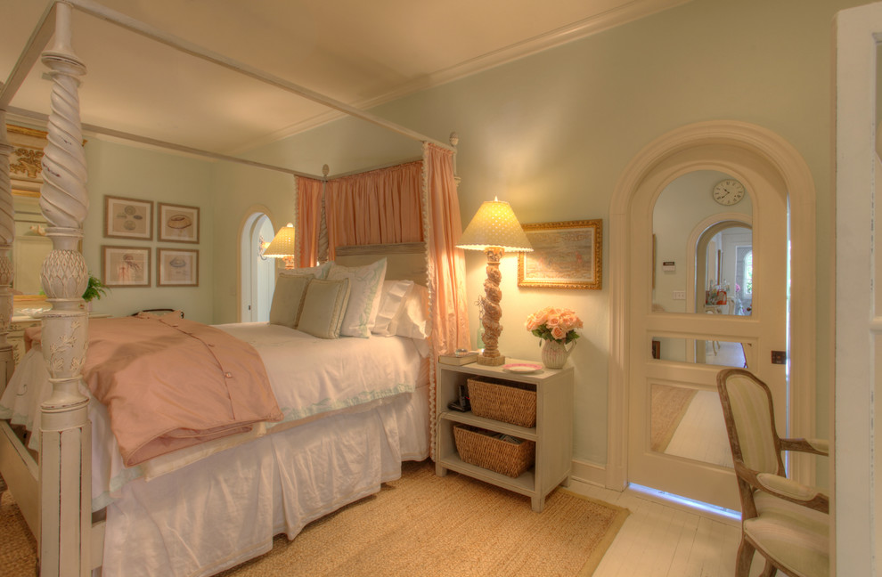 This is an example of a traditional bedroom in Jacksonville.