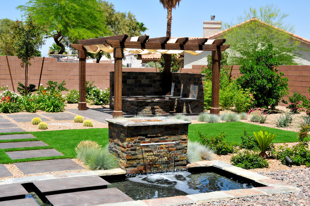 This is an example of a contemporary garden in Las Vegas.