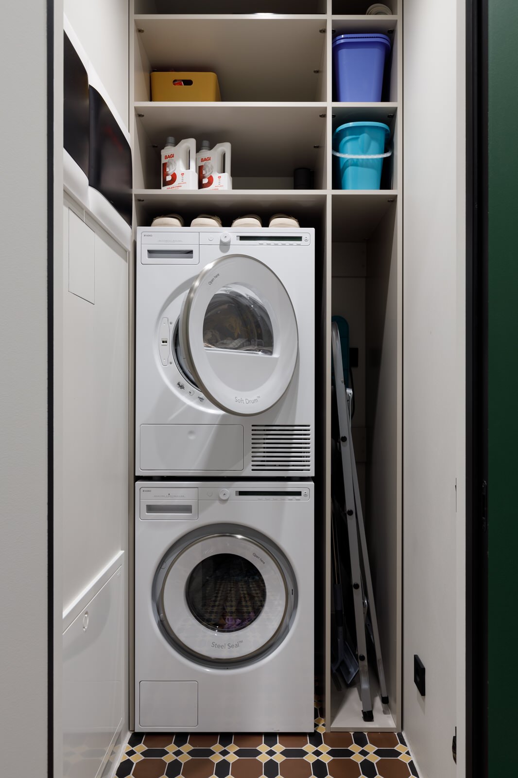 Квартира с панорамными окнами для семьи врачей