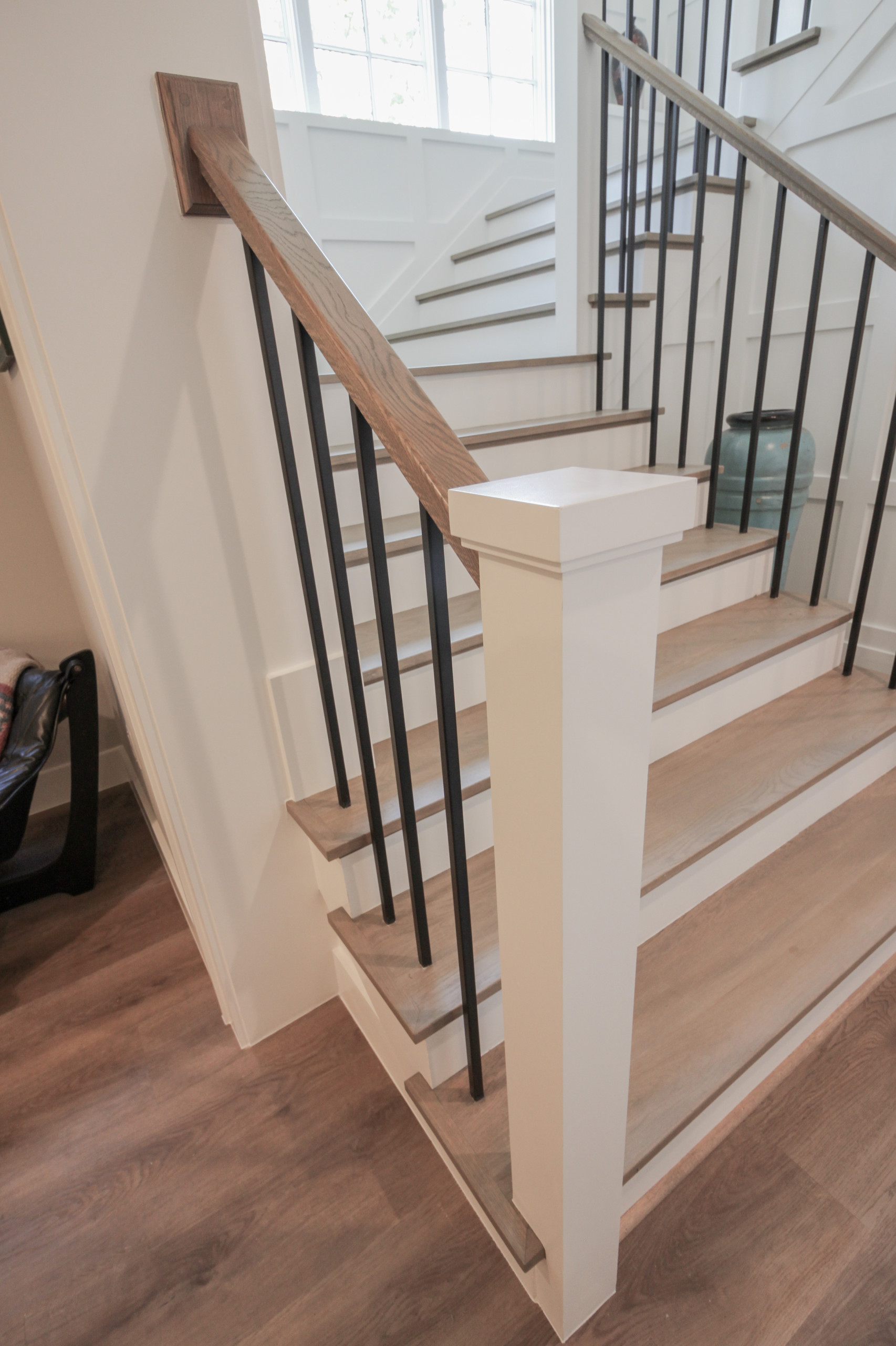 87_Welcoming and Functional Contemporary U-shaped Staircase, Arlington, VA 22207