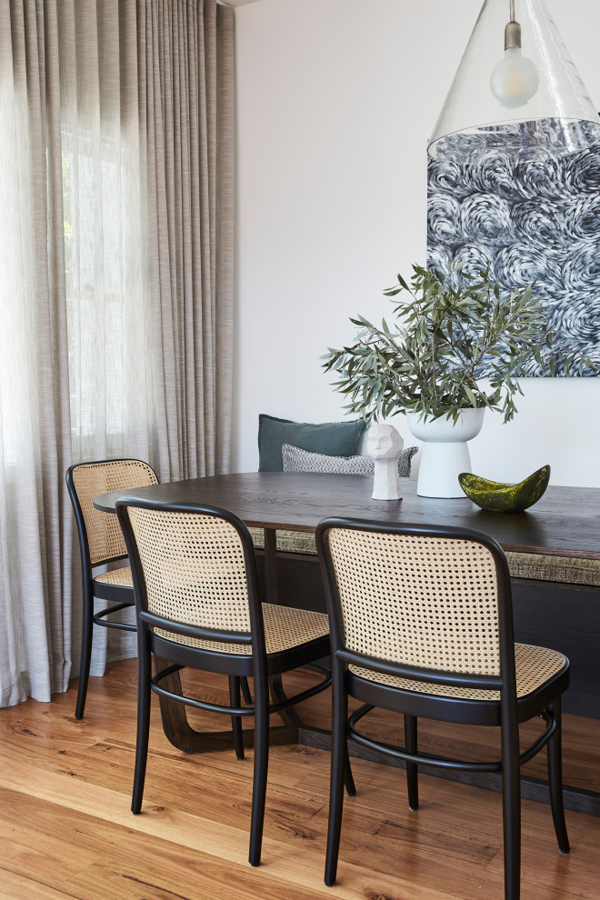 Contemporary dining room in Sydney.