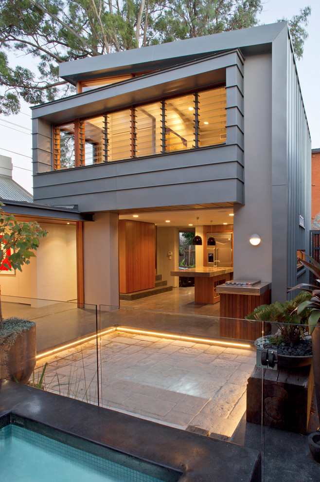 Design ideas for a large contemporary patio in Sydney.