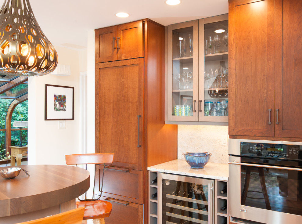 Kitchen - large transitional kitchen idea in DC Metro with an undermount sink, shaker cabinets, granite countertops, stainless steel appliances and an island